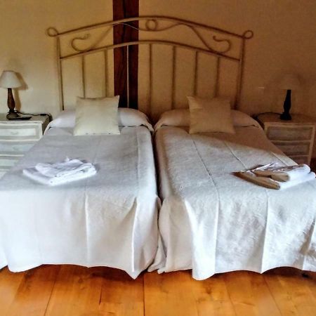 Trisileja En Novales Hotell Exteriör bild
