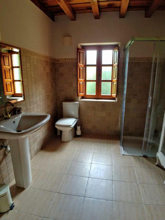 Trisileja En Novales Hotell Exteriör bild