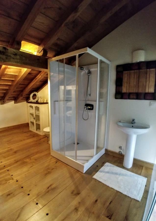 Trisileja En Novales Hotell Exteriör bild